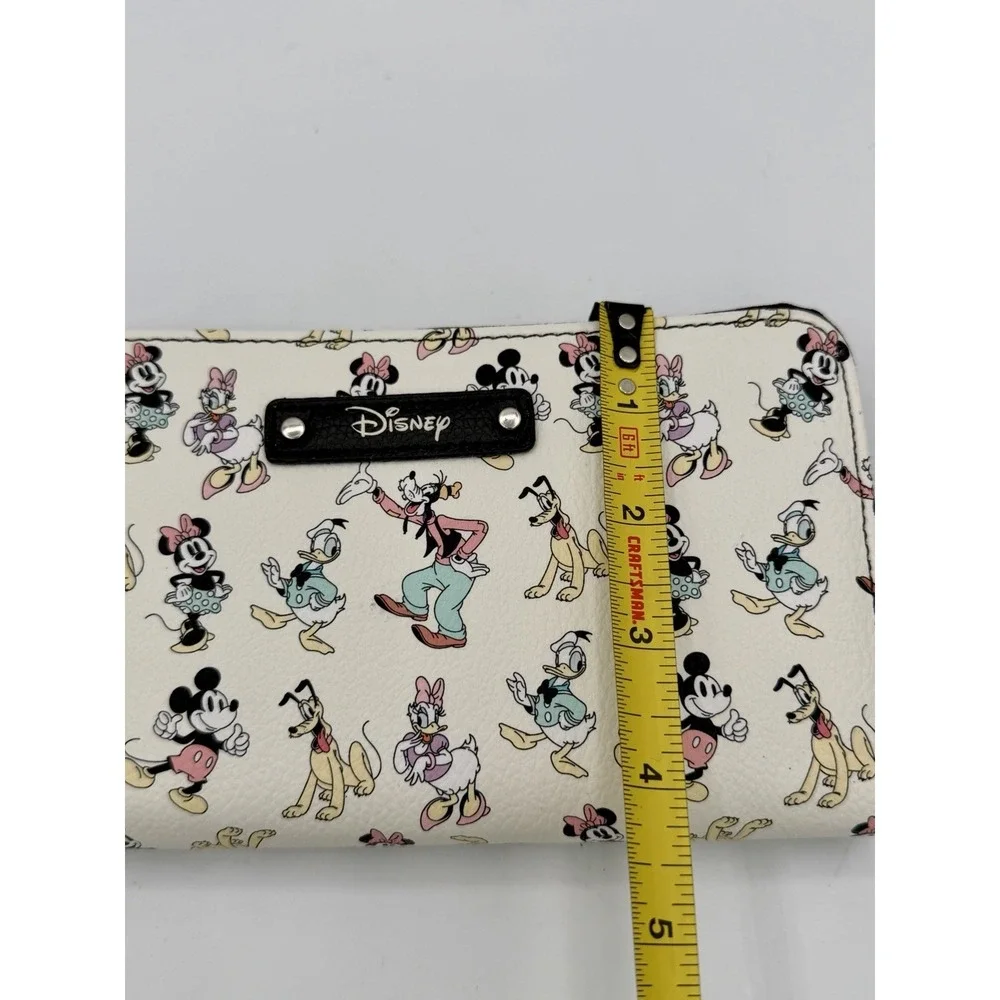 Disney and Friends Character Wristlet Wallet White  Mickey Minnie Mouse NEW